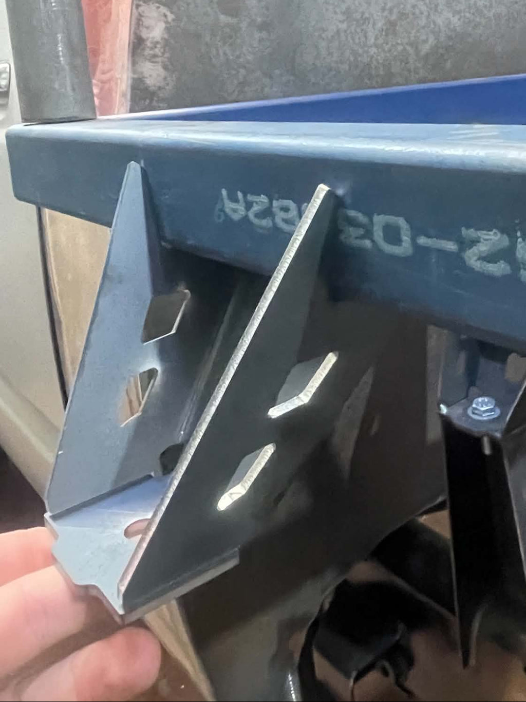 I Off-Road upper tray mount fitted to a custom tray